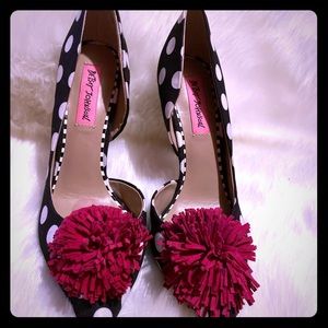 Betsey Johnson black & white polkadot stiletto 7.5